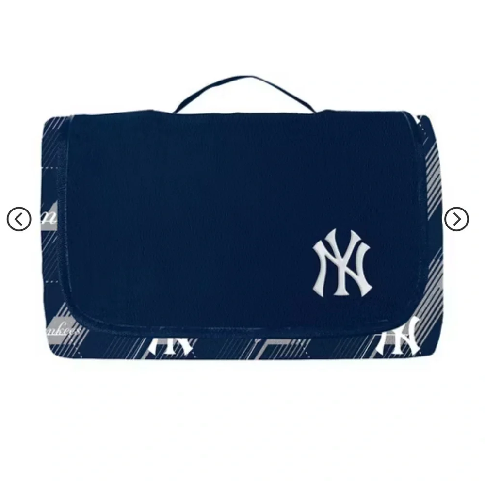 MLB New York Yankees Hexagon Stripe Picnic Blanket 60x72” travel blanket